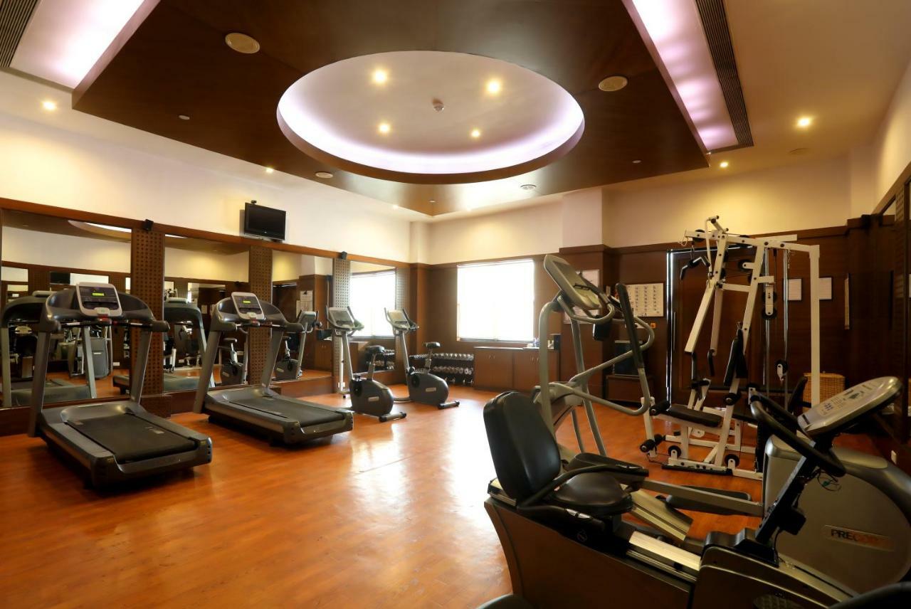 Greenpark Ченнаи Экстерьер фото A gym in a hotel